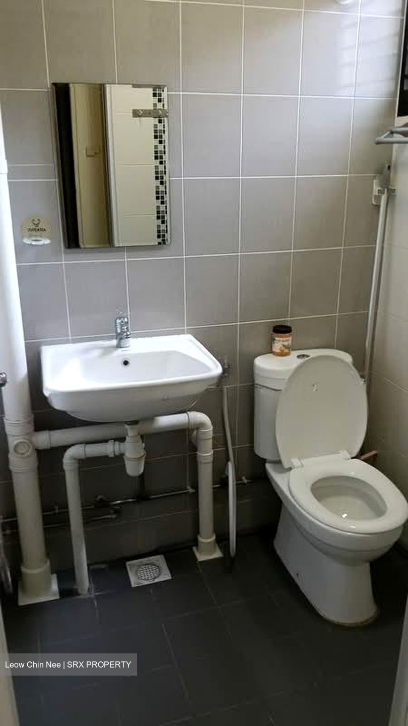 Blk 210 Bedok Town Centre (Bedok), HDB 3 Rooms #565228451